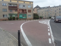 201708-14 Dobre Miasto rondo droga 51 barierki (2)