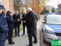 2016-11-29 plac sierpnia policja radiowóz trzaskowski (1)